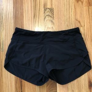 Lululemon run speed short 2.5”, size 4, black. LIKE NEW.